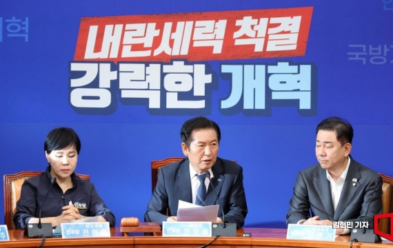 정청래, 암초 만났지만…8월도 '입법 폭풍' 예고