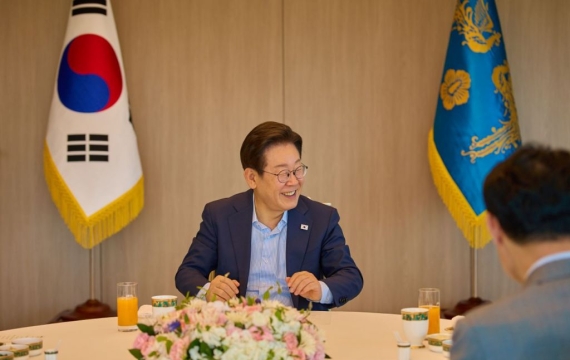 李대통령 지지율 65%…국민의힘 지지율 또 하락해 사상 최저치 경신