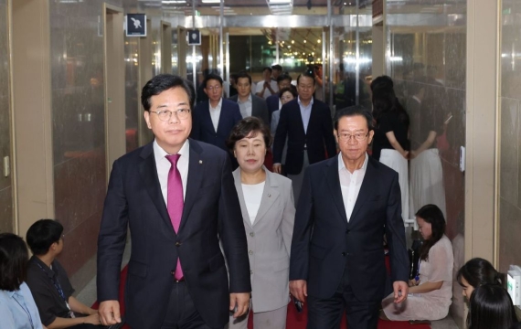 국힘 "전대 이후 본회의"...우원식 "여야 상의해달라"