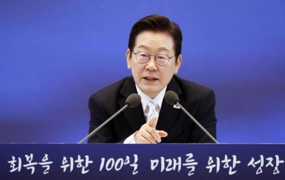 李 "구더기 싫다고 장독 없애나"…檢보완수사 유지 시사 