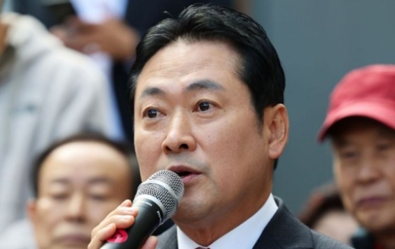 與 "아파트만 4채, 부동산 싹쓸이" 공세에 장동혁 "실거주 하는 곳"