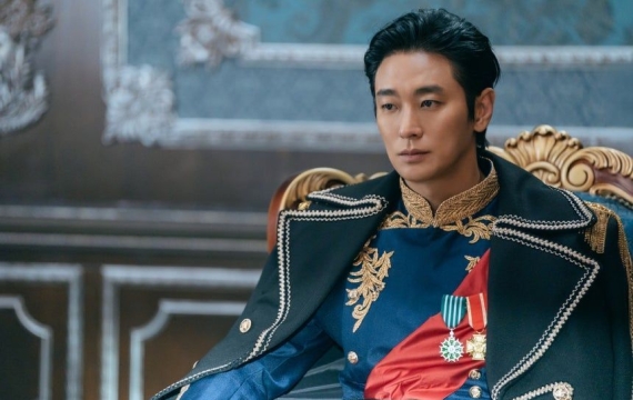 드라마 '재혼황후' 주지훈 의상에 나치 훈장 논란…제작사 사과