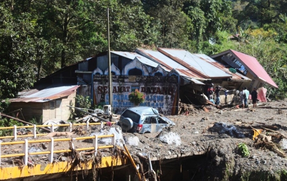 폭우 잇따르는 동남아…'인니 물폭탄' 사망자 225명으로 늘어