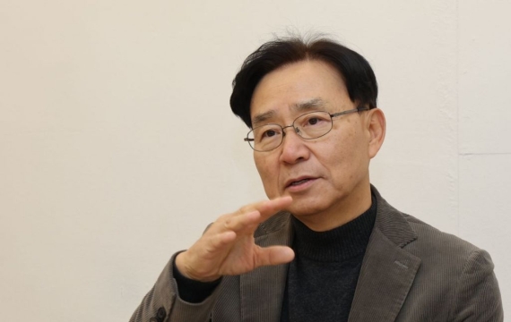 “삼성·LG 경쟁이 만든 K배터리” 반대 딛고 산업 일군 김명환 단장