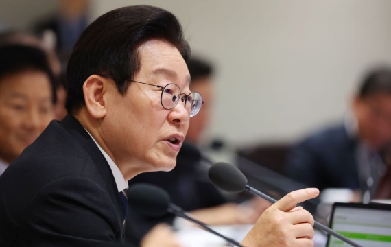 [Polpol News] President Lee's Approval Rating Rises to 62%, Up 4 Percentage Points