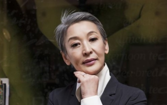 '1세대 연극 스타' 배우 윤석화뇌종양 투병 중 별세