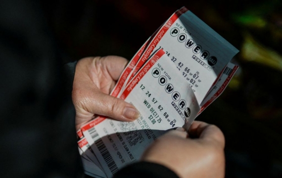 "크리스마스 기적!"… 미국서 2.6조원 복권 당첨자 탄생