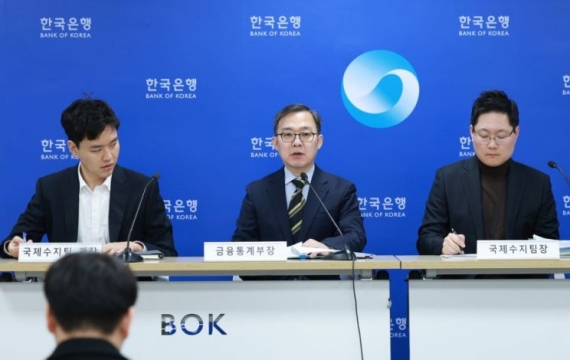 작년 '사상 최대 경상수지' 확정…"반도체 견인, 올해 더 좋다"