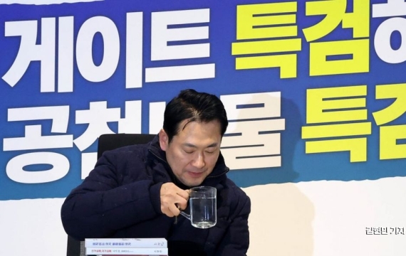 '무기한 단식' 카드 꺼낸 장동혁…내분 수습 효과는 '글쎄'