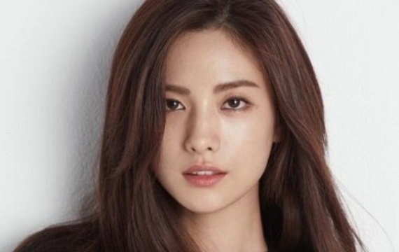 흉기 강도 제압했더니 '살인미수' 맞고소…나나 측 "무고죄로 법적 심판"