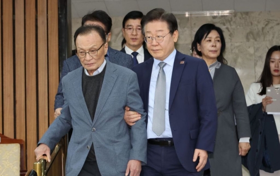 DJ·盧·文·李와 함께한 이해찬, 사회장 유력 검토