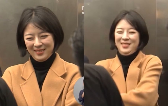 배현진에 "'아이 사진' 삭제 안 하나?" 묻자 대답 없이 웃음만