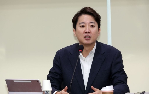 Lee Junseok And Jeon Hangil Tentatively Agree To Hold Public Debate On "Election Fraud" On The 25th