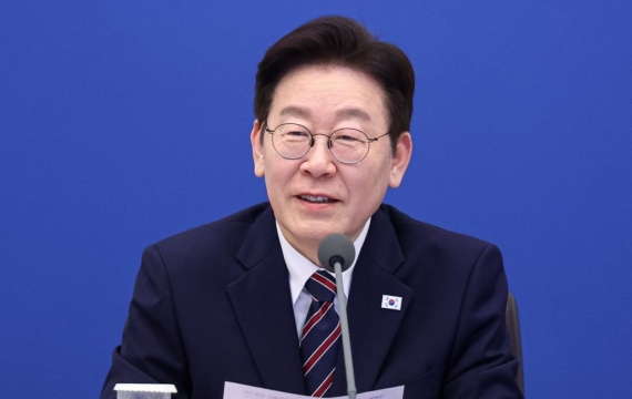 李대통령 "포괄임금 개선, 입법전이라도 가능한 부분 먼저 시행하자"