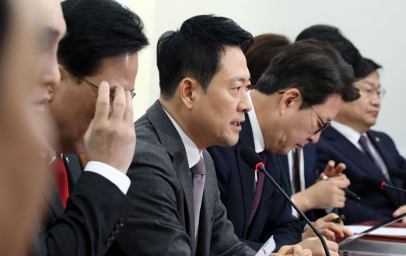 국힘 중진들 "지금 상황선 지선 어려워…장동혁에 면담 요청"