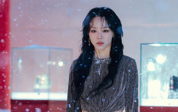 '진짜'는 버티기 힘든 세상…진실은 '가짜'가 돼서야 보였다  