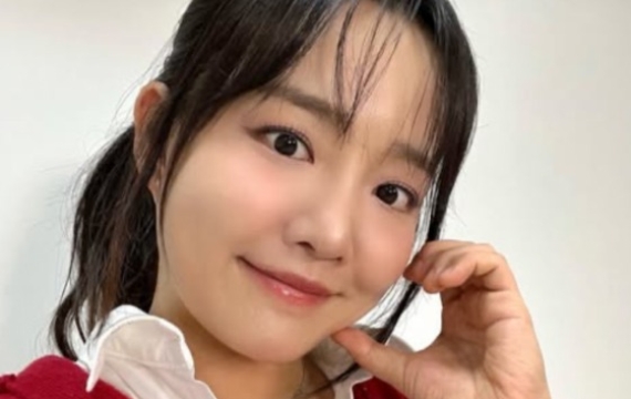 "별처럼 빛나길" 윤하, 과학도 향한 진심장학금 1억 기탁