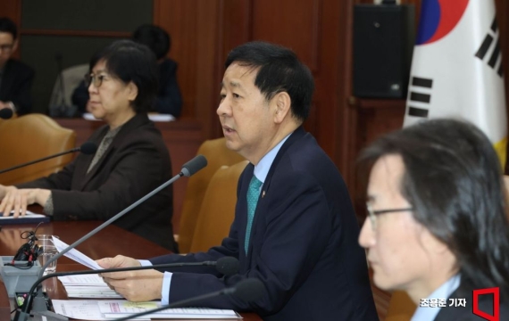 구윤철 부총리 "AI 공공조달 전용 트랙 신설…AX 대전환 밀착 지원"