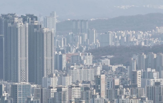 "그래도 믿을건 아파트?"…고강도 규제에도 서울 주택거래 10건 중 6건 차지