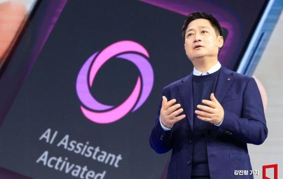 기조연설 나선 홍범식 LGU+ 대표 "보이스 AI 익시오, 미래 소통 핵심"