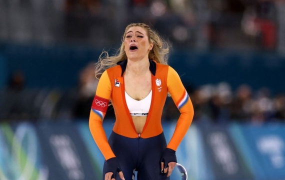 유니폼이 아니라 지퍼 내린 그 환희의 순간이 팔렸다, 3억3000만원에