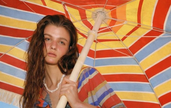 스페인 사진작가의 '색감의 미학' 패션에 담았다