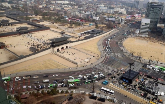 BTS 복귀 공연 앞둔 광화문·숭례문…국가유산청, 문화유산 보호 비상 체제 가동