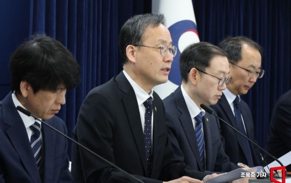 [이재명정부 1년]"성장률 3.6%·코스피 7000…"경제 회복세 본격화"