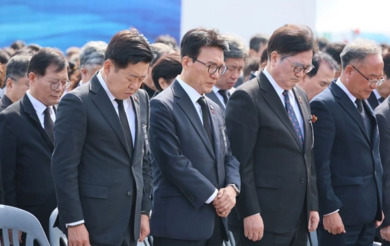 金총리 "4·3 진실, 낱낱이 규명"…추념식에 與野지도부 참석