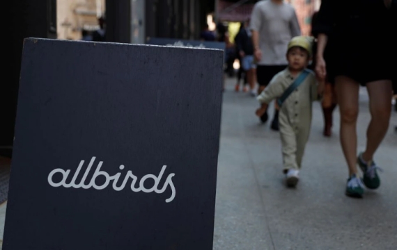 주가 '99% 폭락' 망했다가, 돌연 '600% 폭등'…대통령도 찾는 신발 팔던 이곳