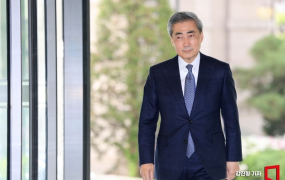 새 총재 신현송, 취임 일성 "대전환의 시기, 한은도 진화해야…실천 통해 해답 찾겠다"