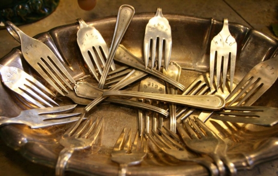 "할머니, 이건 AI가 만든 거 아니죠?" 촌스럽다 생각했는데 푹 빠져버렸다