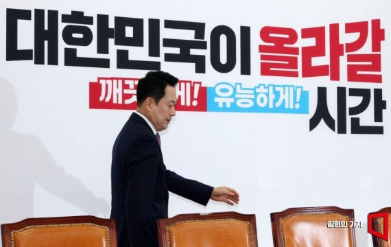 [폴폴뉴스]李대통령 지지율 69% '고공행진'…국민의힘 지지율 15%