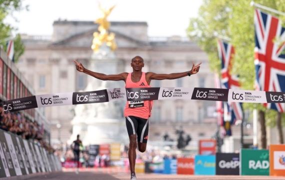 마라톤 2시간 벽 깼다…케냐 사웨, 런던 마라톤서 1시간59분30초