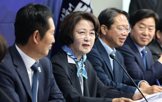 경기지사 3파전 구도…먼저 뛰는 秋, 늦어지는 野