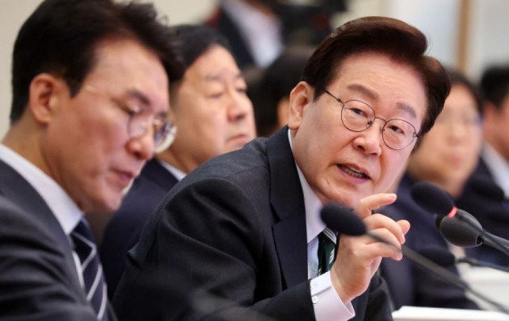 President Lee Urges Proactive Creation of Public Service Jobs...Calls for Active Fiscal Management (Comprehensive)