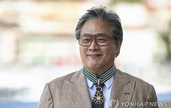 박찬욱, 프랑스 최고 문화예술공로훈장 '코망되르' 수훈