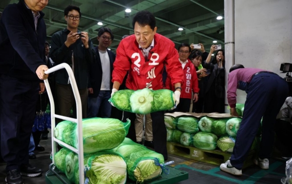 오세훈, 선거운동 첫 일정 '가락시장'…"서울시민 삶 시작되는 공간"