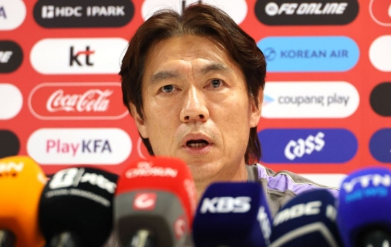 결전지 입성 홍명보 감독 "전술적 완성도 높이겠다"