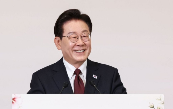 李总统：“欢迎中东谈判达成协议……期待霍尔木兹恢复安全航行”