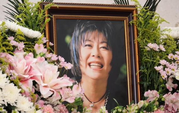 Neighbor' Singer Okhee, a Pioneer of K-pop, Passes Away and Takes the Stage in Heaven