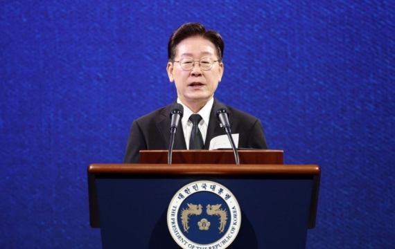 出席6·25纪念仪式的李在明总统：“将以强大国防力量打造和平朝鲜半岛”