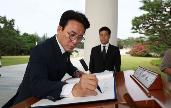 김민석 “민주당 바로잡을 때…정청래 지도부와 배턴터치”
