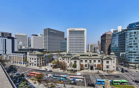Bank of Korea Buys 355 Billion Won in Overseas "Gold ETFs"... First Gold Investment in 13 Years