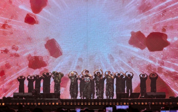 10주년 NCT 127, 한계선 넘어 질주…"내년엔 우리칠 한 무대에"
