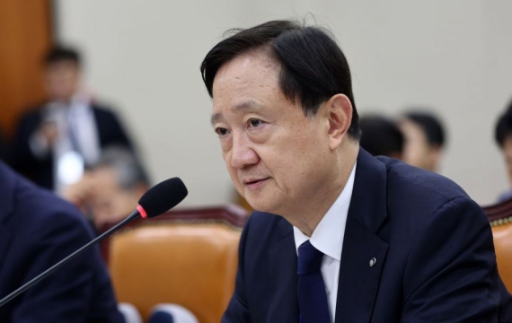 '은행장 인사 쇄신' 또 압박…지주 이사회 의장에도 "CEO 승계 공정해야"