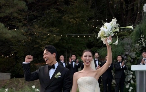 《K-Pop恶魔猎人》Lee Jae与Sam Kim在韩国结婚，婚礼选在外祖父Shin Youngkyun旧宅地