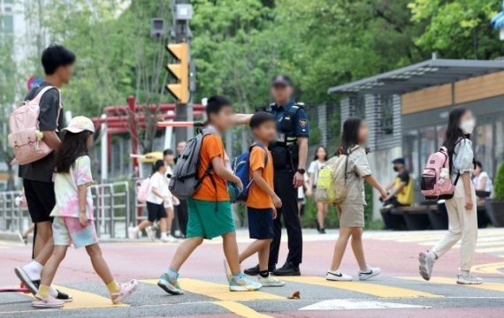 低出生率致学校关门……“零新生”首尔等明小学推进合并方案
