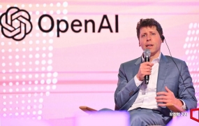 한국에서 돈 쓸어 담더니…'연봉 10억, 주식 보상 21.4억' 파격 대우