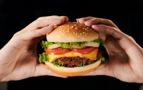 외식 1.5만원 시대, 직장인이 선택한 '5천원 점심'